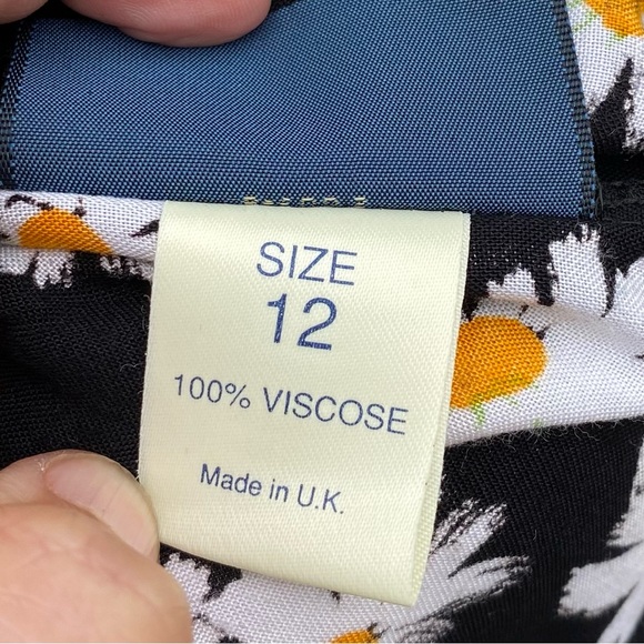 Vintage Debenhams Label Size 12 Midi Skirt Daisy Floral Print Black White - Picture 8 of 10